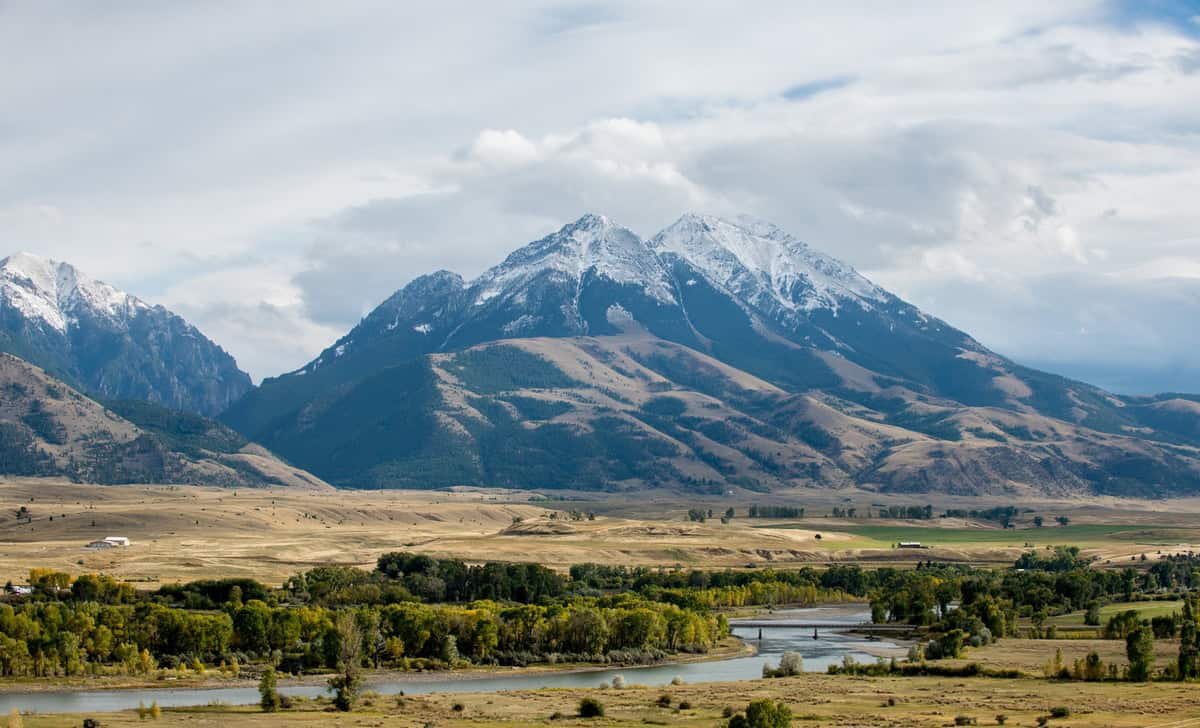 yellowstone river, paradise valley, near emigrant